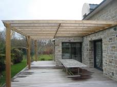 Abris de jardin, pergola, garage par Menuiserie Pouivé à Mériadec