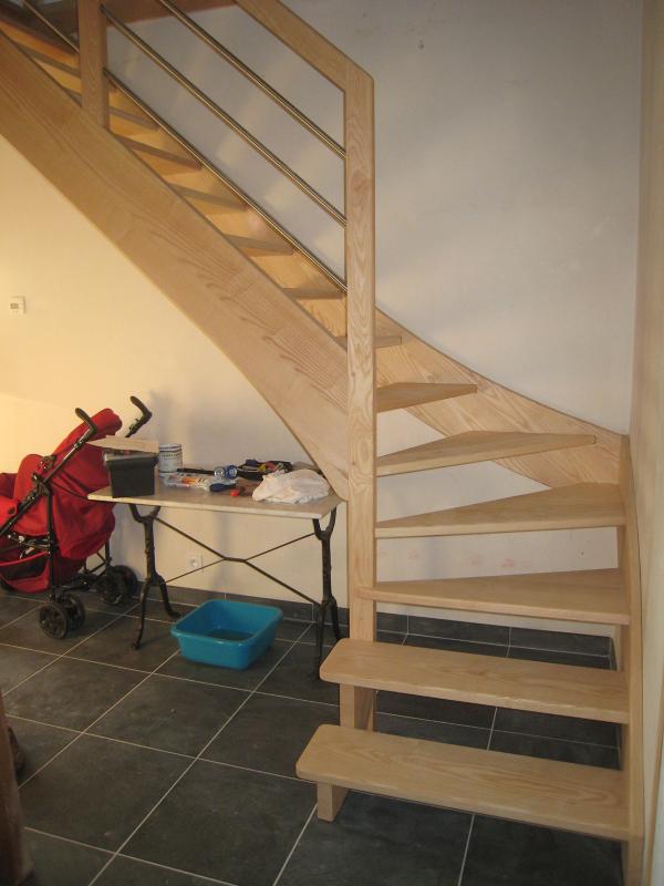Menuiserie Pouivé :fabrication et pose d'escalier intérieur